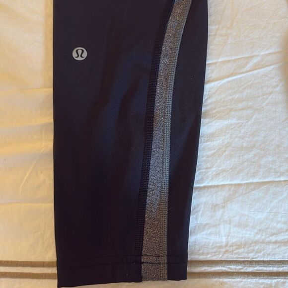 Lululemon Wild Twist 7/8 Tight 25 in. Black Heathered  Gray. Size 6. - Picture 9 of 12